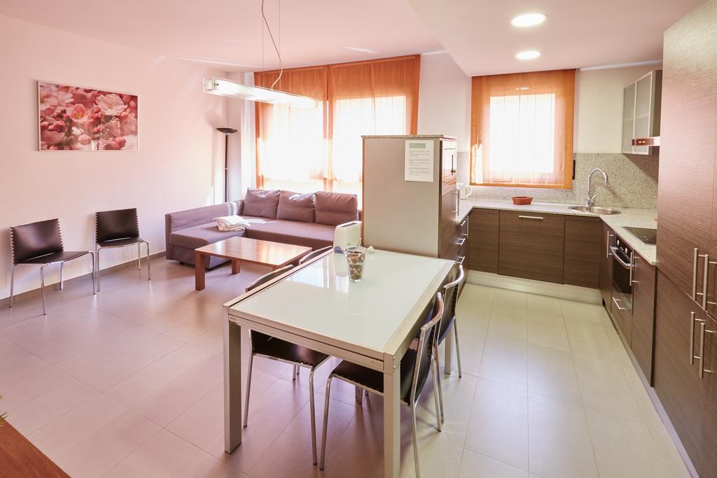 Exalt 21 Apartman Barcelona Szoba fotó